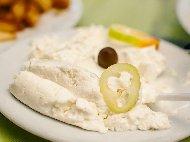Тирокафтери – традиционна пикантна гръцка разядка със сирене фета и мляко